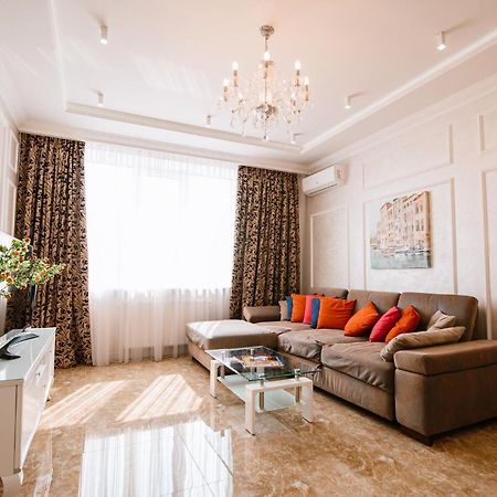 Apartament Luxury For Business & Pleasure Royal 2 Kijów Zewnętrze zdjęcie